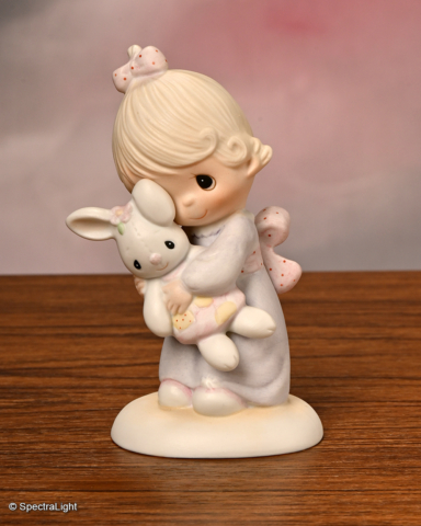 Jesus-Loves-Me (Girl) - Precious Moments figurines – One of the original 21