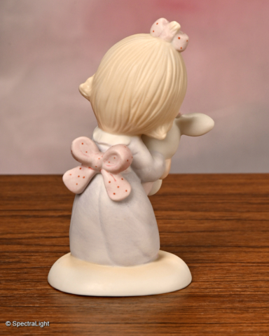Jesus-Loves-Me (Girl) - Precious Moments figurines – One of the original 21
