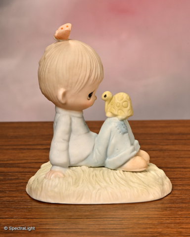 Love-Is-Kind - Precious Moments figurines – One of the original 21