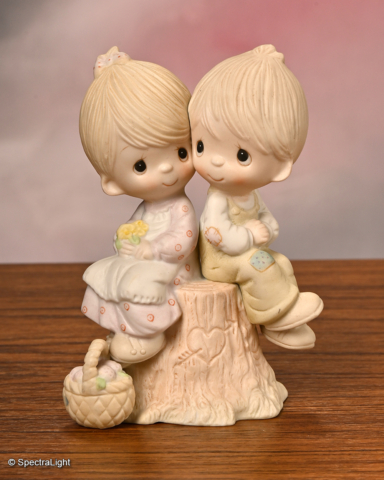 Love-One-Another - Precious Moments figurines – One of the original 21