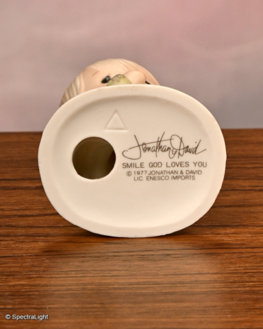 Smile-God-Loves-You - Precious Moments figurines – One of the original 21